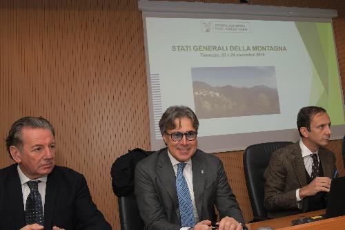 Il governatore Fedriga assieme agli assessori Scoccimarro e Bini alla presentazione del manifesto per la montagna del Fvg 